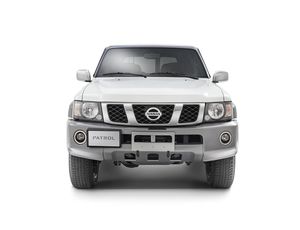 2017-Nissan-Patrol-Super-Safari-Y61-White-Exterior-Front-Static