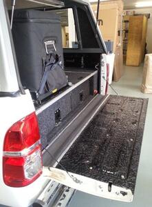 Big Country Dust Kit Tailgate Toyota Hi Lux (2005-present)