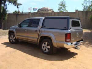 Bushtech Canopy Volkswagen Amarok (2010-2022)-Double Cab-Smooth aluminium-Niet geïsoleerd-With LED light